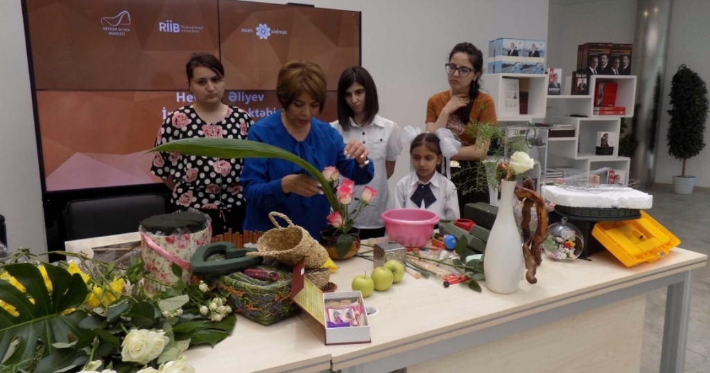 Heydər Əliyev İncəsənət Məktəbində “Floristika sənəti” mövzusunda mühazirə dinlənilib