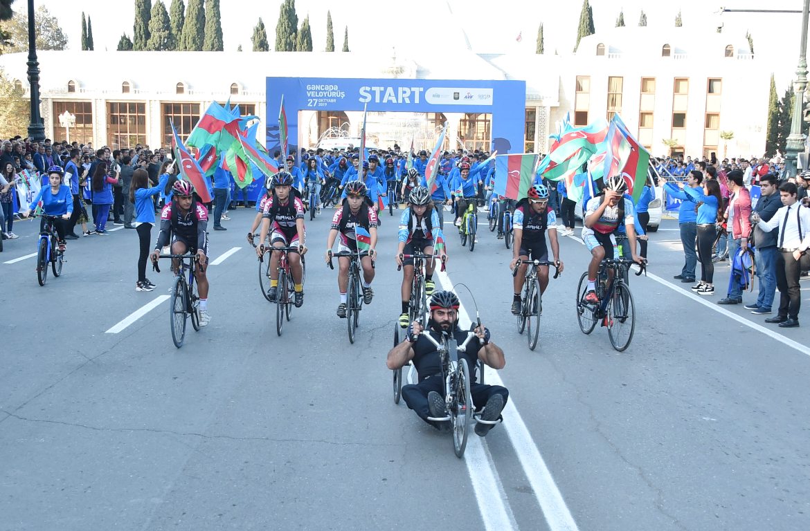 Gəncədə ilk velosiped yürüşü sakinlərin kütləvi iştirakı ilə yadda qaldı