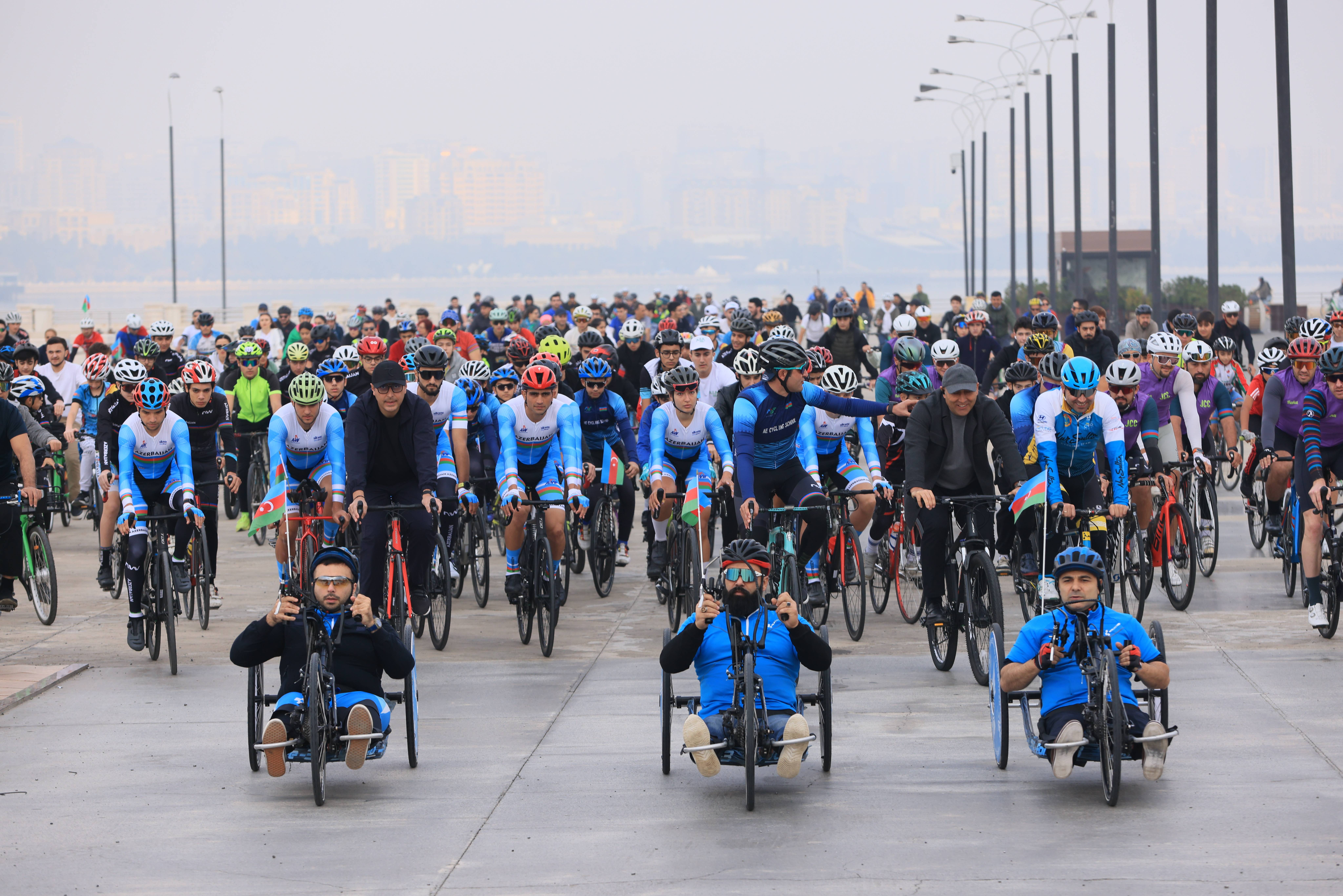 9 Noyabr – Dövlət Bayrağı Günü münasibətilə veloyürüş keçirilib