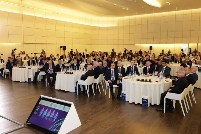 “Süni intellekt və kiçik dövlətlərin strateji seçimləri” mövzusunda UNEC VIII ISCEMR 2026 beynəlxalq elmi konfransı öz işinə başlayıb