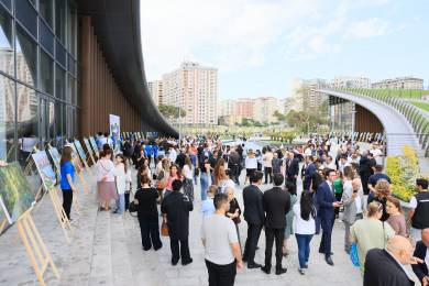 “Yeni park gənc rəssamların gözü ilə” adlı sərgi keçirilib