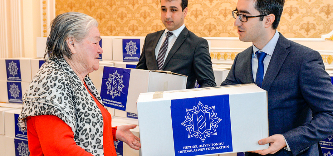 165 mindən çox aztəminatlı ailəyə bayram sovqatları verilib
